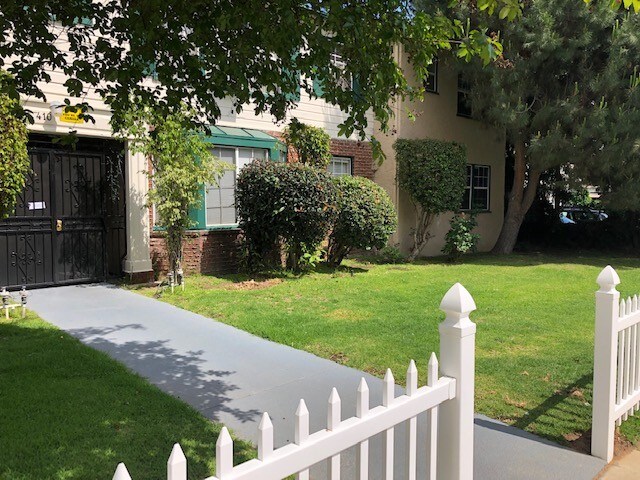 Building Photo - 410 S Sierra Madre Blvd