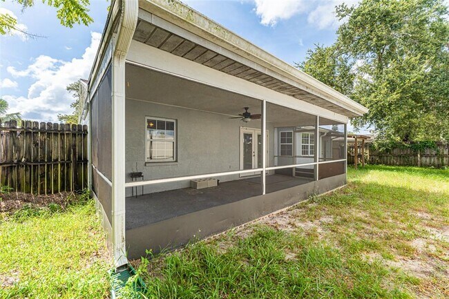 Building Photo - 5010 Larch Ln
