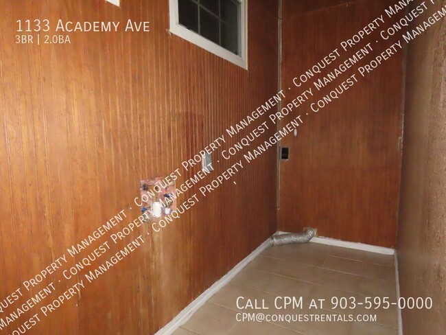 Building Photo - 1133 S Academy Ave