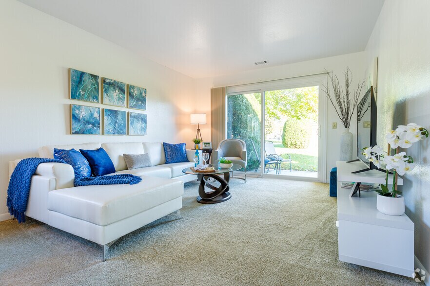 Waters Landing Apartments 42201 Harbour Towne Dr Saginaw MI 48603