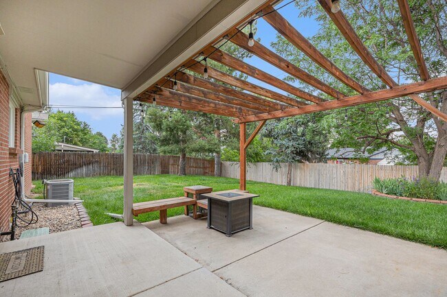 Building Photo - Charming 3-Bedroom Home – Perfect for Comf...
