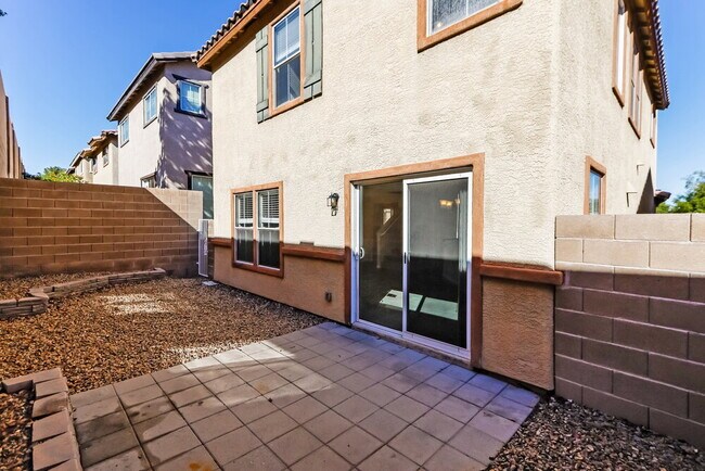 Building Photo - 151 Desert Pond Ave