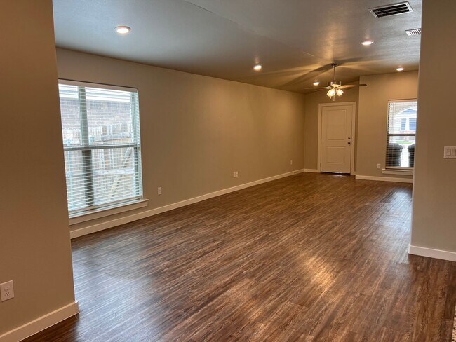 Building Photo - 3406 Tiffin Ave