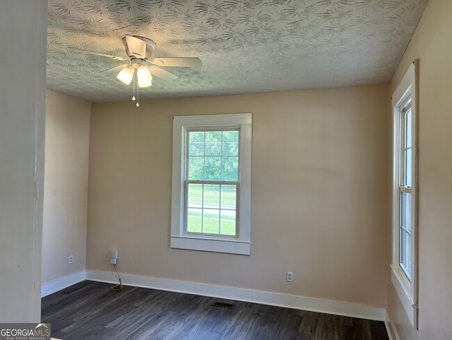 Building Photo - 601 Askew Ave