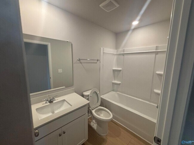 Building Photo - 15416 GRAYSON CIR