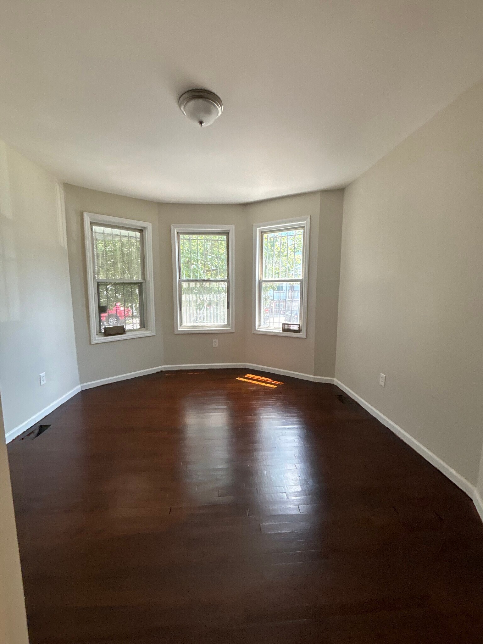 Unit 1 - 655 S 19th St