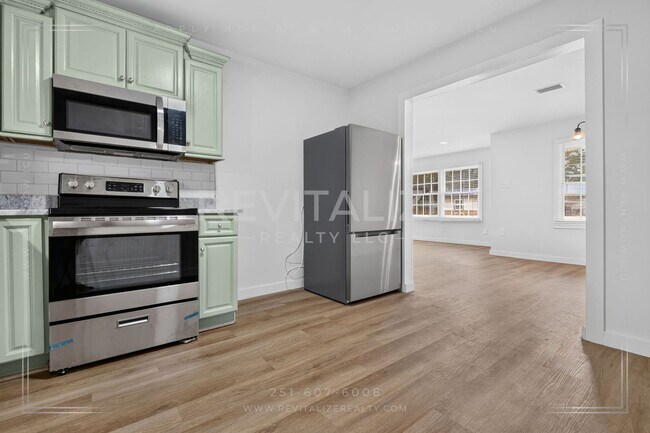 Building Photo - 2900 Lott Dr