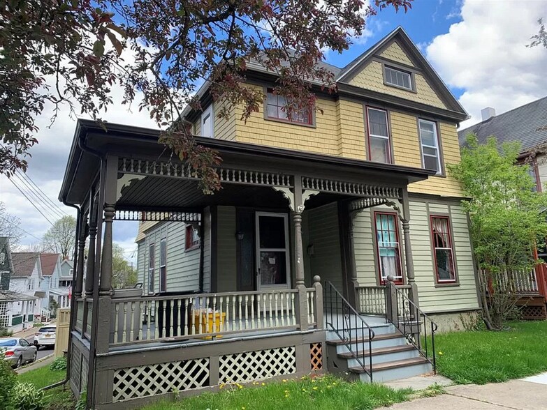 Primary Photo - 62 Saint John Ave
