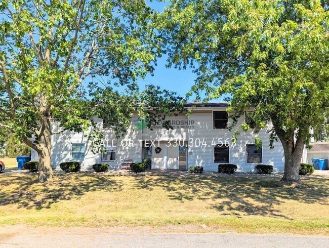 Building Photo - 372 Oak Mnr Ave NE