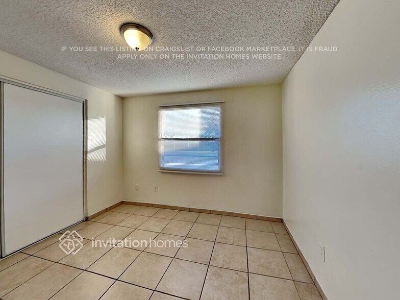 Building Photo - 6320 W Monte Vista Rd