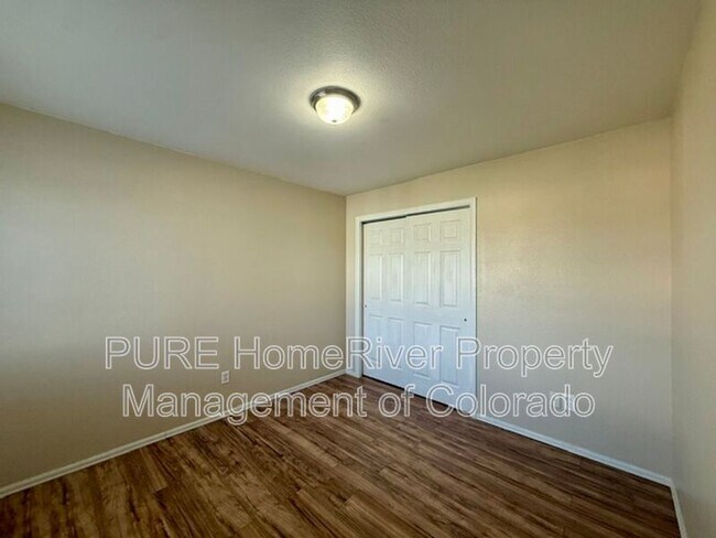 Building Photo - 691 Hailey Glenn View