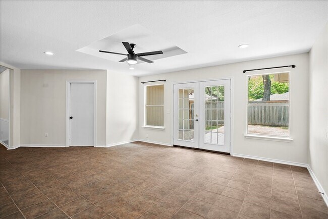 Building Photo - 2309 Lawndale Dr