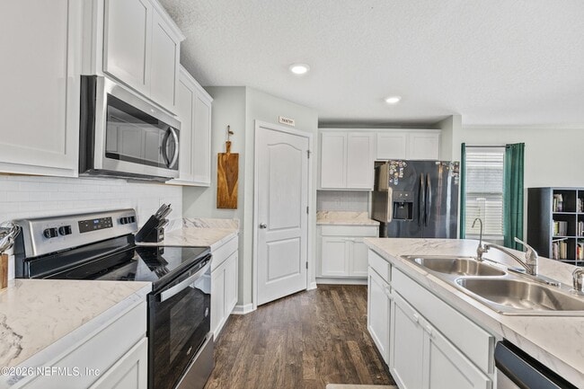 Building Photo - 3696 Shiner Dr