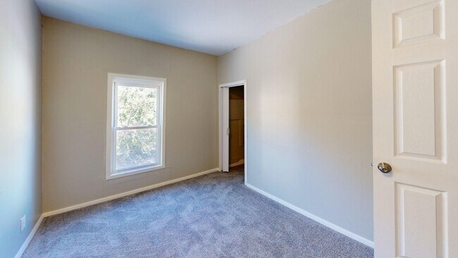 Building Photo - Cudell/West Blvd neighborhood; 4 bedroom/1 bath single family house for rent!