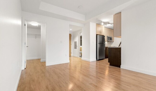 Primary Photo - 99 Kneeland St