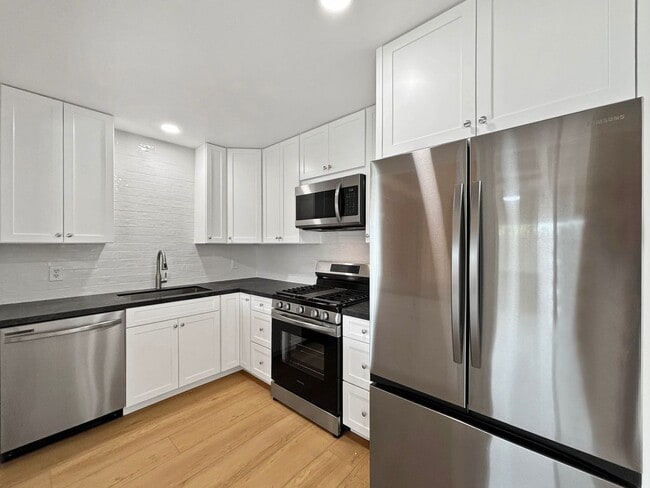 Building Photo - Charming 3BD/2BA House in Clairemont w/ W/...