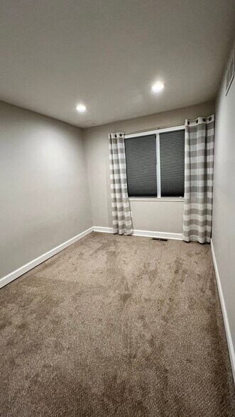 Bedroom - 8836 Cottage St