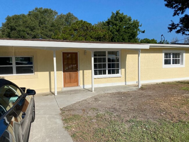 Building Photo - 3210 Belmont Blvd