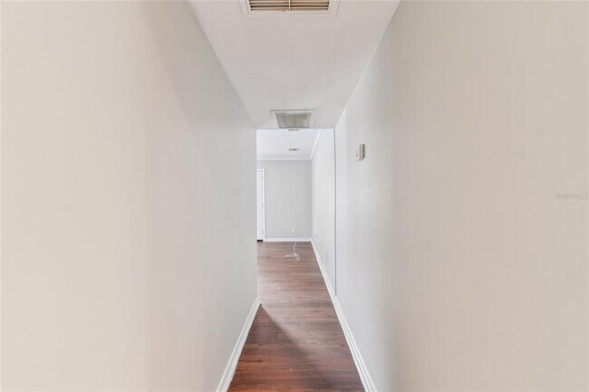 Building Photo - 751 Southwest Boulevard N
