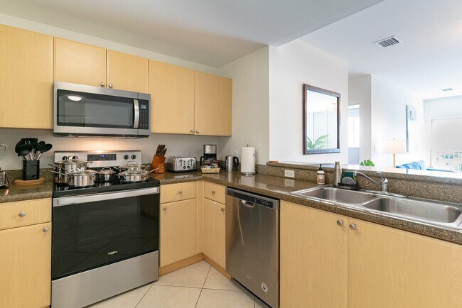 Building Photo - 3256 SW 22nd Terrace