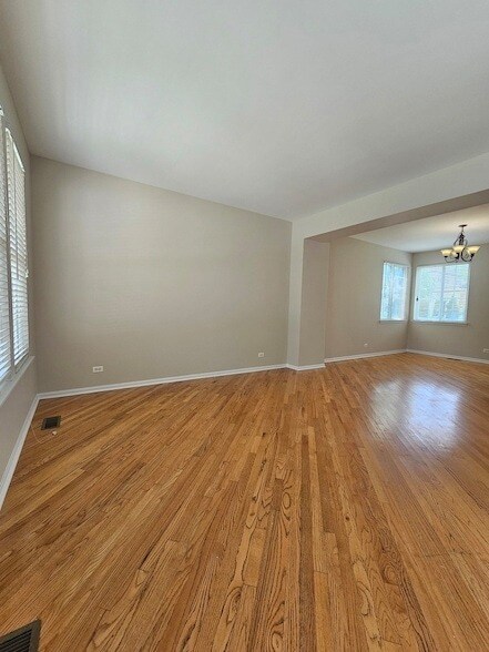 Building Photo - 420 Merry Oaks Rd