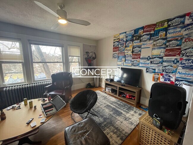 Primary Photo - 1789 Commonwealth Ave