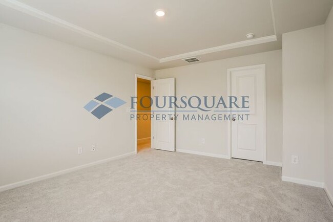 Building Photo - Townhome | 2nd Floor Back Deck | Washer/ D...