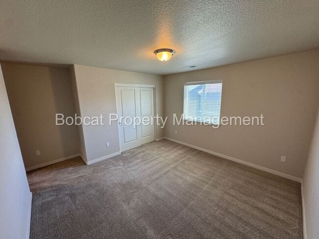 Building Photo - 914 Garden Ct