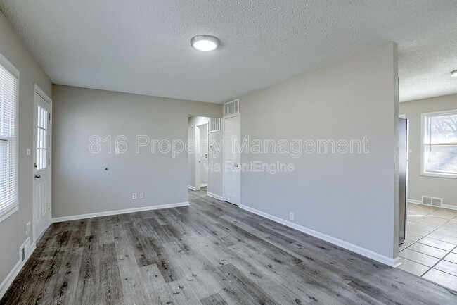 Building Photo - 11201 Crystal Ave