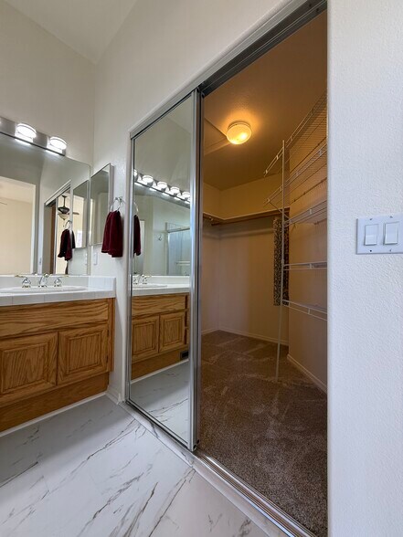 Master Bathroom/ Closet - 1640 Cattlemen Ct