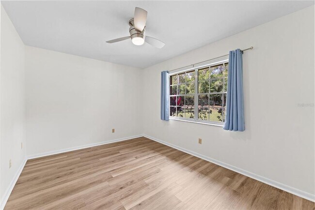 Building Photo - 1908 N Village Ave