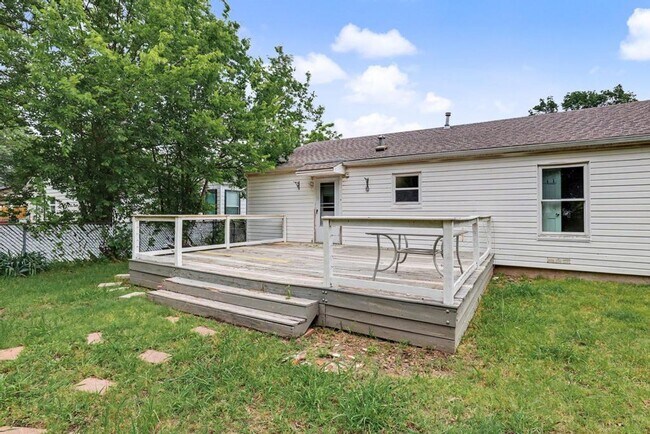 Building Photo - Charming 3-Bedroom Home in Sherman Available NOW!