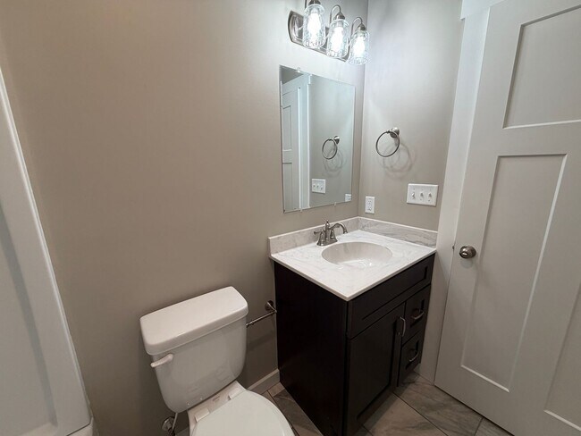 Building Photo - Leicester - Immaculate Three Bedroom with Huge Backyard