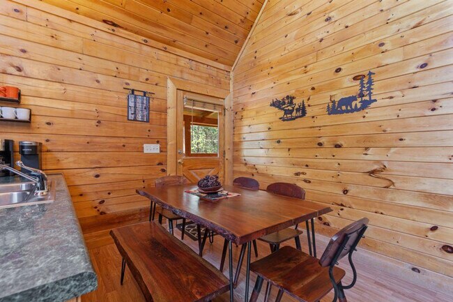 Building Photo - 1844 Trout Way