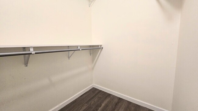 Building Photo - 3100 W Rolling Hills Cir