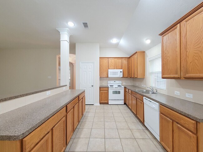 Building Photo - Stunning 3-Bedroom Dream Home in a Quiet Cul-de-Sac!