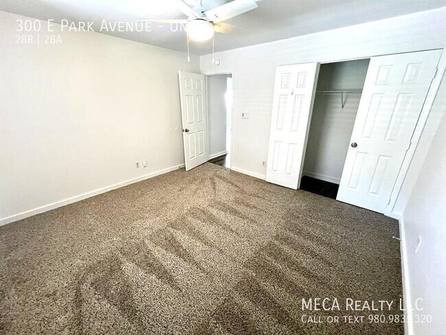 Building Photo - 300 E Park Ave