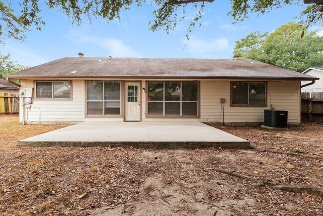 Building Photo - 21002 Ironcrest Ln