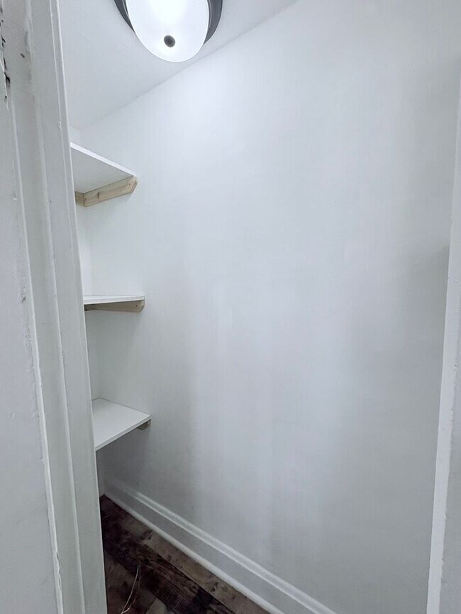 Building Photo - Charming 1 bed 1 baths in Columbus!