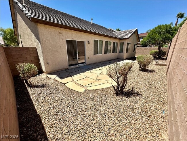 Building Photo - 8686 Bolton Ct