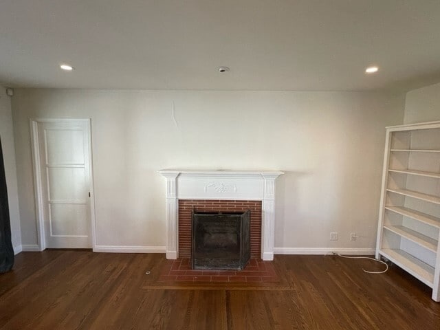 Gas Fireplace - 2060 Crestlake Ave