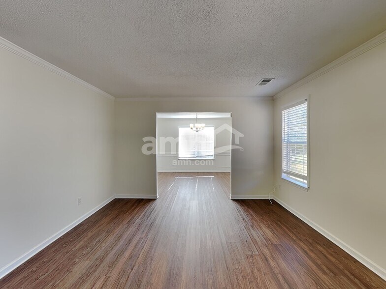 Building Photo - 3232 Spring Mesa Dr SW