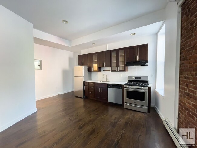 Primary Photo - Fort Greene / Amazing and Spacious 3-Bed 2...
