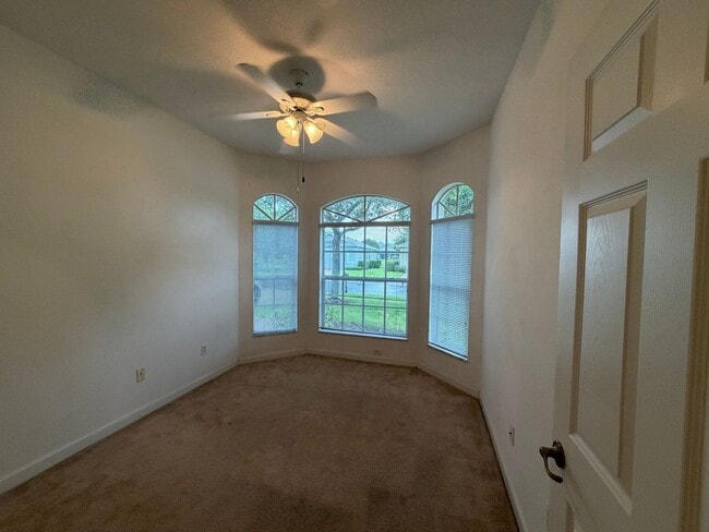 Building Photo - 3205 Brookfield Dr