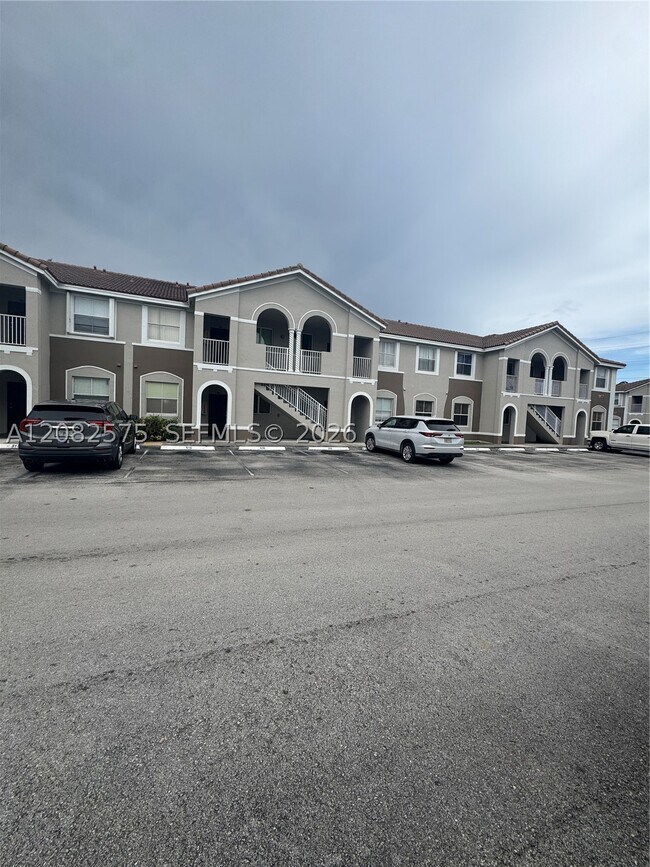 Building Photo - 1666 SE 27th Ct