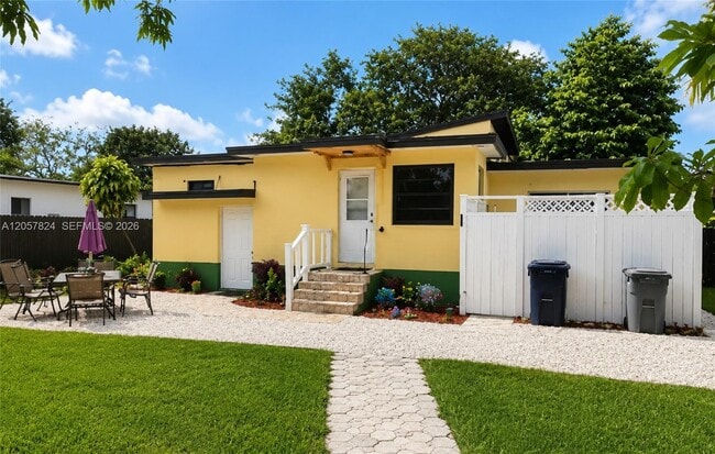 Building Photo - 541 Raven Ave
