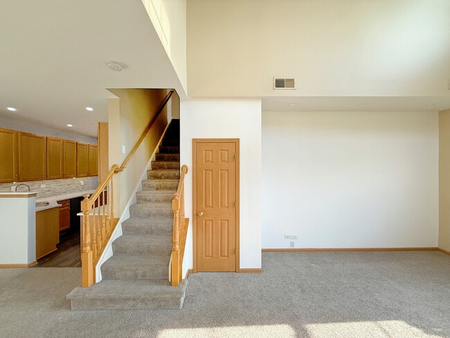 Building Photo - 2534 Hillsboro Blvd