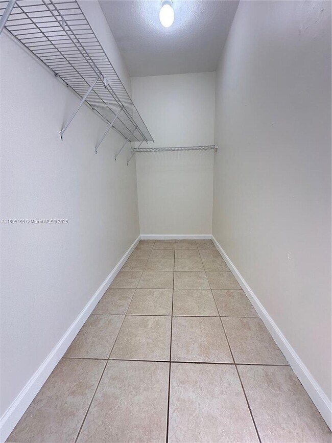 Building Photo - 1365 SW 154th Ct