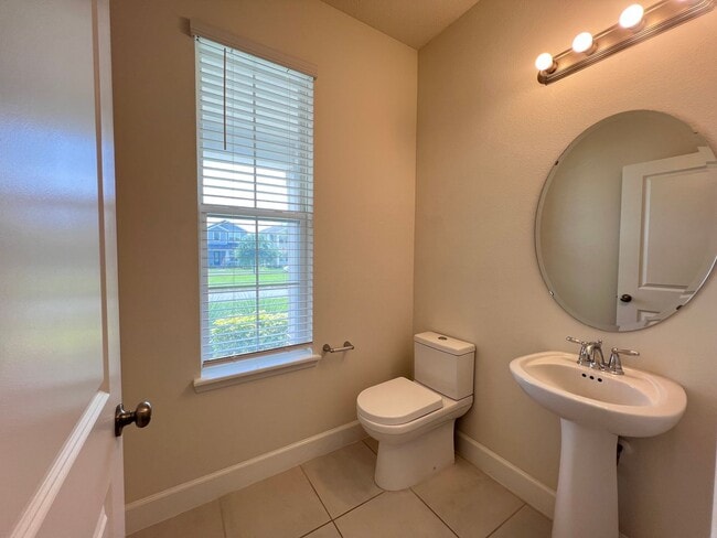 Building Photo - Gorgeous Furnished Home in Winter Garden!