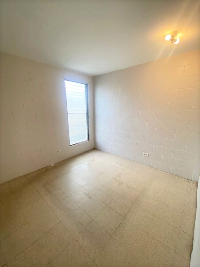 Building Photo - 3 Bedroom / 1 Bath at the Su Casa